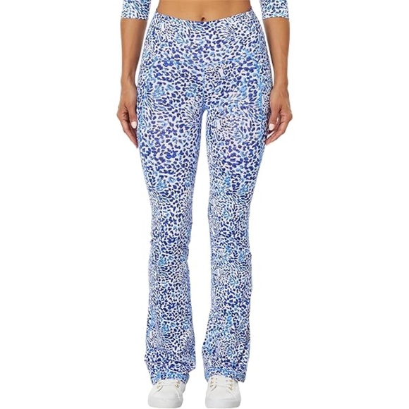 new Lilly Pulitzer Luxletic UPF 50+ Carpe Vita Flare Leggings Size Small - Picture 1 of 6